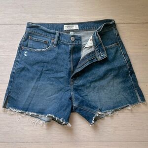 Abercrombie Mom Short Size 29/8, Dark Wash